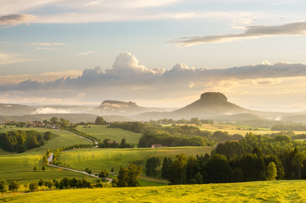 Adamsberg Blick zum Lilienstein im Sonnenuntergang
